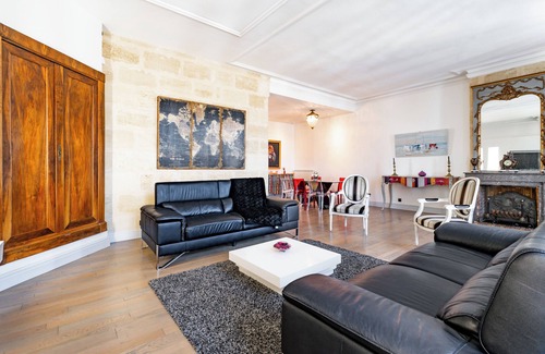 Saint-Michel Apartment | Beautiful 160m² apartment of 3 bedroom in the heart of Bordeaux City