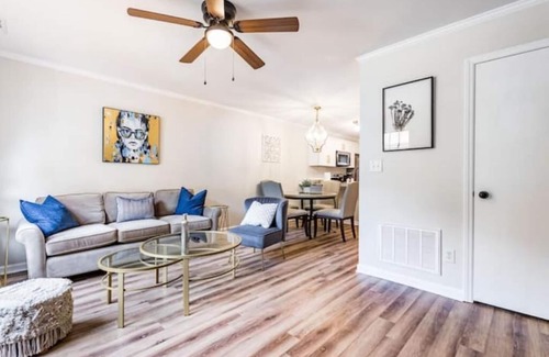 Southwest Raleigh House | Beautiful 2 bdr Townhome w King bed and free wifi