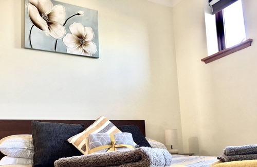 Lossiemouth House | Beautiful 2 Bed/2 Bath Marina View Apartment Lossiemouth Free WiFi/Parking