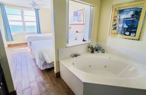 Daytona Beach Condo | Beautiful 2 Bedroom Ocean Front Condo - 8th Floor - Sleeps 10 - Ocean Walk