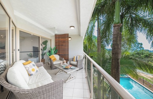 Airlie Beach Apartment | Beautiful 2 Bedroom Apartment just a 5 minute walk to the Port of Airlie,.