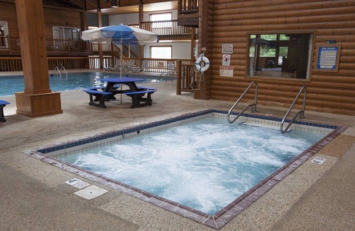 Breezy Point Apartment | Beautiful 2 bedroom unit at resort, sleeps 6