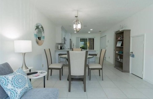Marco Island House | Beautiful 2 bedroom Condo! Owners require a 3 month rental Jan- March.