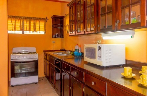 Santa Elena House | Beautiful 2 Bedroom Home On Hilltop In Santa Elena Cayo, Belize