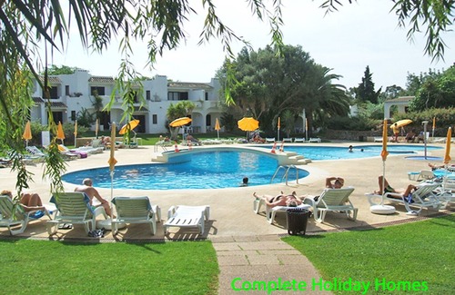 Alpouvar Apartment | Beautiful 2 Bedroom Ground Floor Apartment sleeping 4+2
