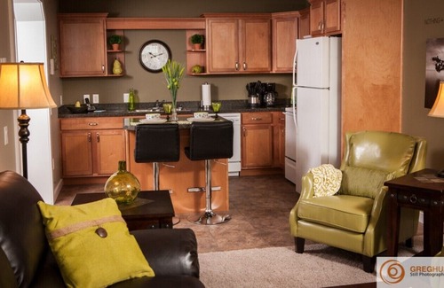 Regina House | Beautiful 2 Bedroom Suite - Excellent East Regina Location - Beautiful 2 Bedroom Suite - Excellent East Regina Location