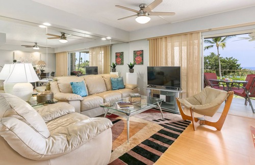 Keauhou Condo | BEAUTIFUL 2 BEDROOM, 2 BATHS END UNIT ON GOLF COURSE WITH OCEAN VIEWS