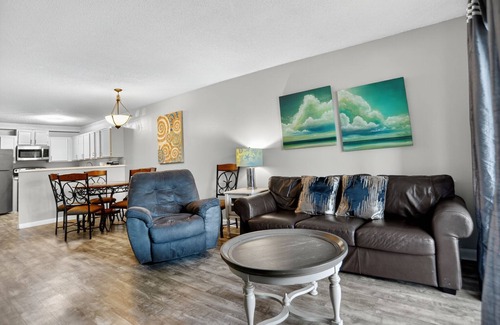 Hilton Head Condo | Beautiful 2BR/2Bath Unit - 1.5 Blocks from the Beach