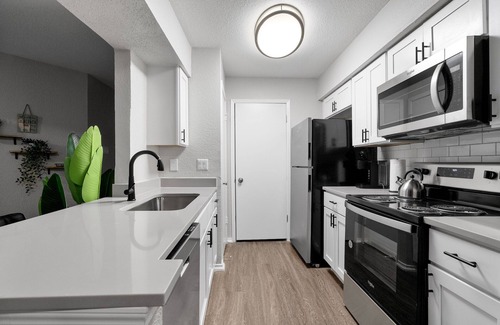 University Hills and Windsor Park Apartment | Beautiful 2BD/1BA in University Hills 4360