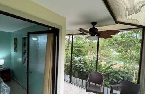 Quepos Villa | Beautiful 2bd 2 ba villa w/lush yard, gated community 15 min from Manuel Antonio