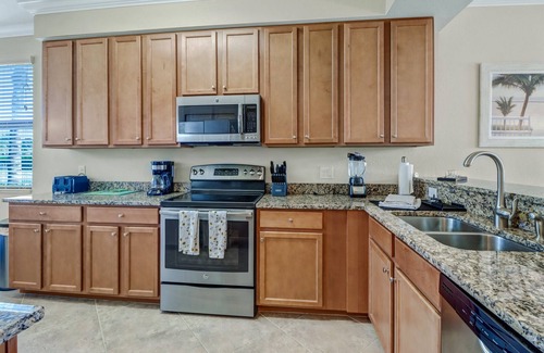 Naples Condo | BEAUTIFUL 2BD 2BA + DEN CONDO, LAKE & PRESERVE VIEW - MARCH SPECIAL !