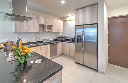 Emiliano Zapata House | Beautiful 2bedroom apartment in the heart of the romantic zone,jacuzzi,pool,gym.