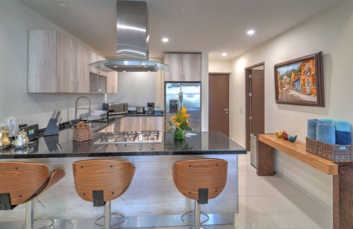Emiliano Zapata House | Beautiful 2bedroom apartment in the heart of the romantic zone,jacuzzi,pool,gym.