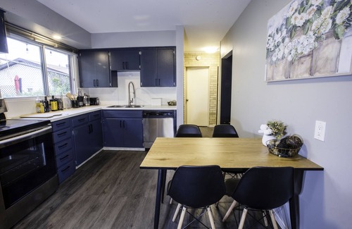 Haysboro House | Beautiful 2BR perfect location/1 min walk to LRT