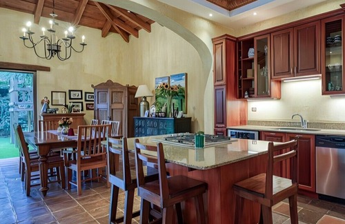 Antigua Guatemala House | Beautiful 3-bedroom+ house in charming, colonial Antigua Guatemala