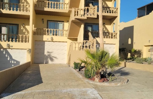 Puerto Penasco House | Beautiful 3 bdrm 3 bath townhome with garage. Just 3rd row from the beach.