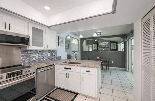 Broadmoor House | Beautiful 3-bedroom Pool home on Canal in wonderful Rotonda West, Close to Beach
