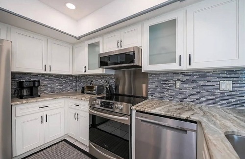 Broadmoor House | Beautiful 3-bedroom Pool home on Canal in wonderful Rotonda West, Close to Beach