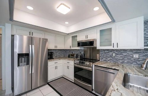 Broadmoor House | Beautiful 3-bedroom Pool home on Canal in wonderful Rotonda West, Close to Beach
