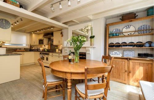 Looe House | Beautiful 3 bedroom cottage in the heart of Looe