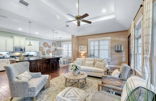 King City House | Beautiful 3 bed - 3 bath home located in Village Oaks
