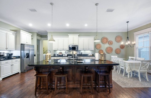 King City House | Beautiful 3 bed - 3 bath home located in Village Oaks