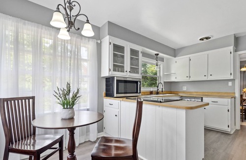 Newport News House | Beautiful 3BR/2Baths, minutes from Hampton University, peaceful, pet-friendly