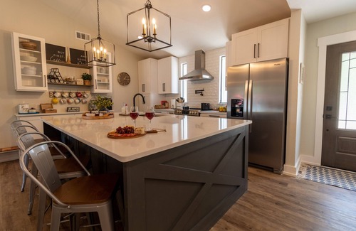 Tool House | Beautiful 4/3 waterfront home with 2 master suites