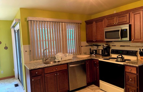 Sicklerville House | Beautiful 4 Bedroom Home With Pool 40 minutes from Atlantic City!