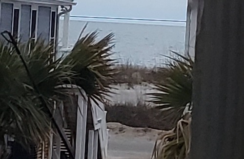 Surf City Cottage | Beautiful 4 bed 3 bath beach cottage with wonderful ocean views