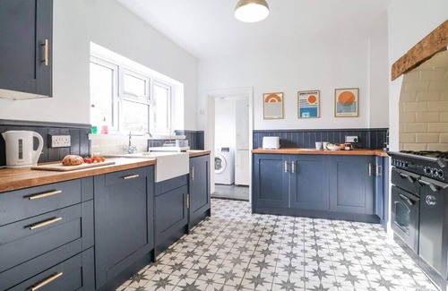 Lowestoft House | Beautiful 4 Bed Beach House - Pool table & Parking