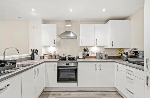 Leicester House | Beautiful 4 Bed in Leicester - Garden - Parking