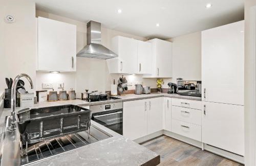 Leicester House | Beautiful 4 Bed in Leicester - Garden - Parking