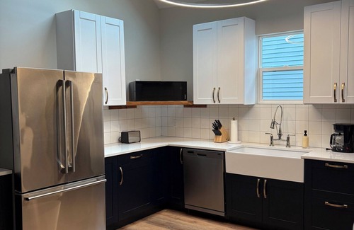 Williams Creek House | Beautiful 4-bedroom house with AC in Indianapolis