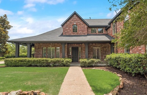 Allen House | Beautiful 4-bedroom house - Large backyard and pool & SPA - Games & smart TVs