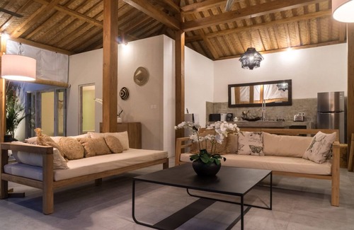 Petitenget Villa | Beautiful 4 BR villa in Seminyak square