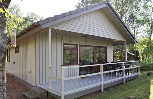 Crianlarich Ski Chalet | Beautiful 4 star, 2 bedroom chalet with stunning loch and mountain views