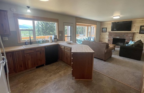 Livingston House | Beautiful 4BR Home on the Yellowstone River