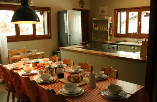 Samoens Ski Chalet | Beautiful 5 Bed, 4 Bath Refurbished Chalet - Garden And private Parking