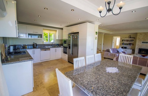 Islamlar House | Beautiful 5 Bedroom Villa with Very Private and Heated Pool, Distant Sea Views