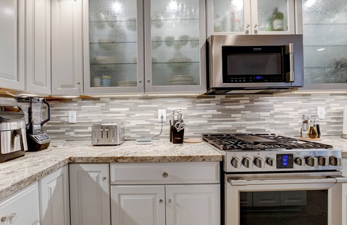 Silverado Ranch House | Beautiful 5BR with King Beds, Private Pool & Hot Tub, and a Casita with Games.