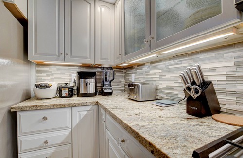 Silverado Ranch House | Beautiful 5BR with King Beds, Private Pool & Hot Tub, and a Casita with Games.