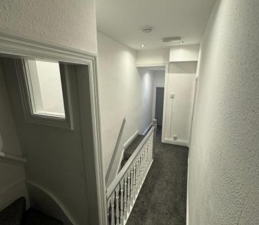 Birmingham House | Beautiful 6 bed home in Birmingham perfect for contractors!