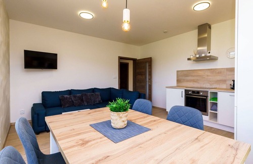 Loucna Pod Klinovcem Apartment | Beautiful apartment for 6 guests with WIFI, TV, balcony and parking