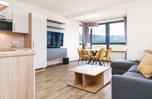 Loucna Pod Klinovcem Apartment | Beautiful apartment for 6 people with WIFI, TV and balcony