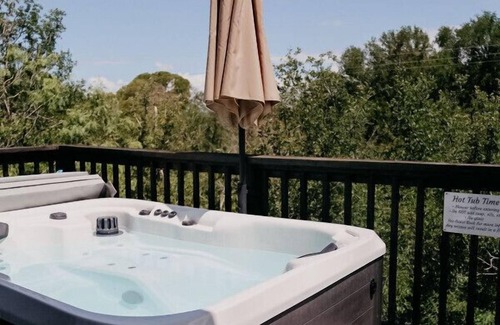 New Braunfels Cabin | Beautiful A-Frame with Private Deck w/Upgraded Jacuzzi and Incredible View!