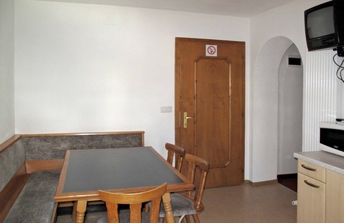 St. Valentin auf der Haide Apartment | Beautiful apartment for 6 people with WIFI, TV, balcony, pets allowed and parking
