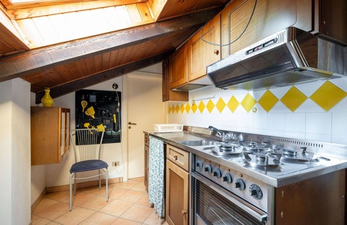San Damiano dʼAsti Villa | Beautiful apartment in villa for 5 guests with pool, WIFI, TV, patio and pets allowed
