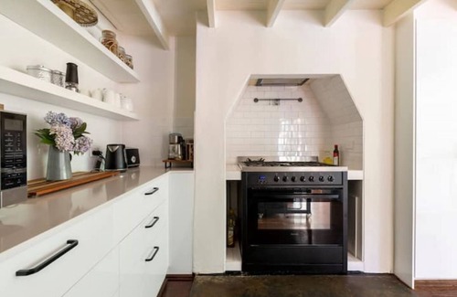 Bridgewater Villa | Beautiful Adelaide Hills Italian Villa Retreat set on 2 acres.