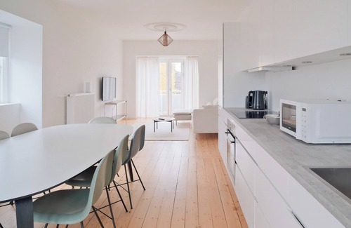 Hellerup Apartment | Beautiful and bright 4-BR - 51